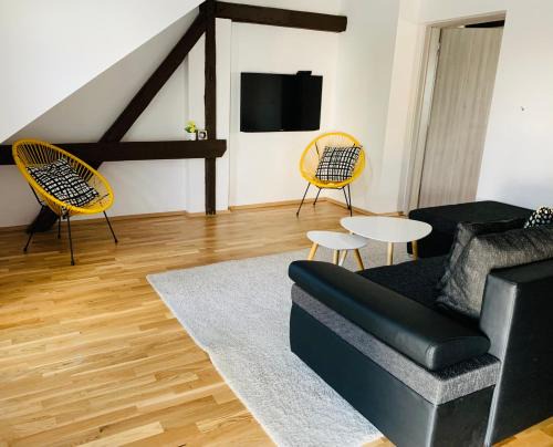 Zagreb Apartment | Violet Apartment by Alex Rafael
