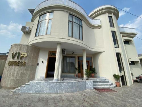 Peshawar House | VIP Express