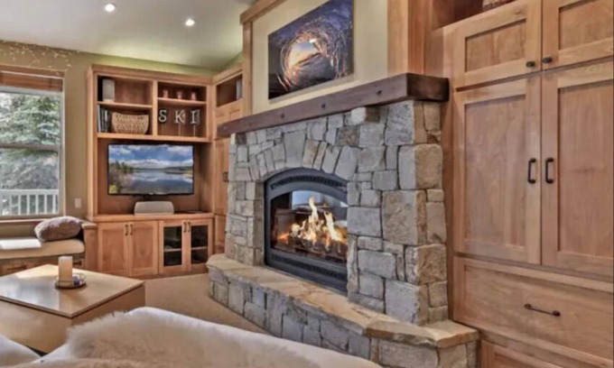 Olympic Valley Apartment | VIP Palisades Ski-In Ski-Out Condo A+ Views 200 ft to KT22