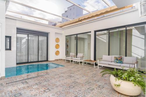 Morvedre Apartment | Visitacion Pool House
