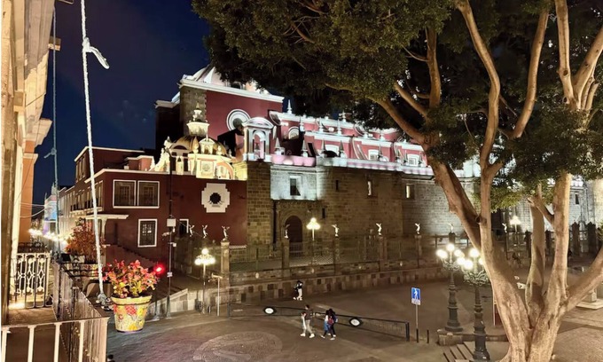 Puebla Historic Center Apartment | Vista Única a la Catedral desde tu Balcón Privado
