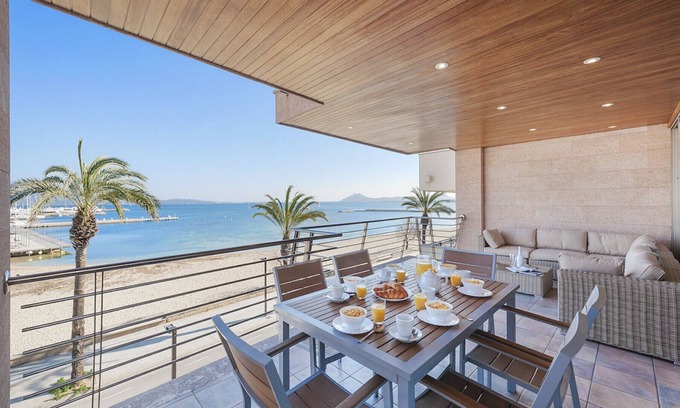 Puerto de Pollensa Apartment | Vistamar II frontline sea Apt. in a prime location in Puerto Pollensa
