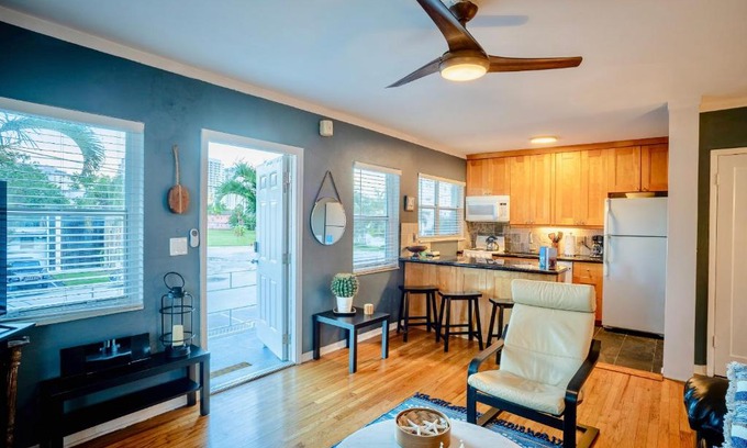 East Fort Lauderdale Apartment | Vistamar Waterfront Beach Abode -Walk to the Beach