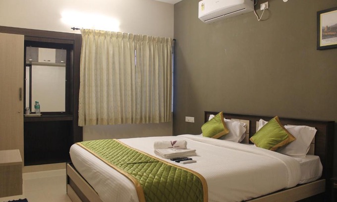 Madurai Hotel | Viswa Residency by Azalea