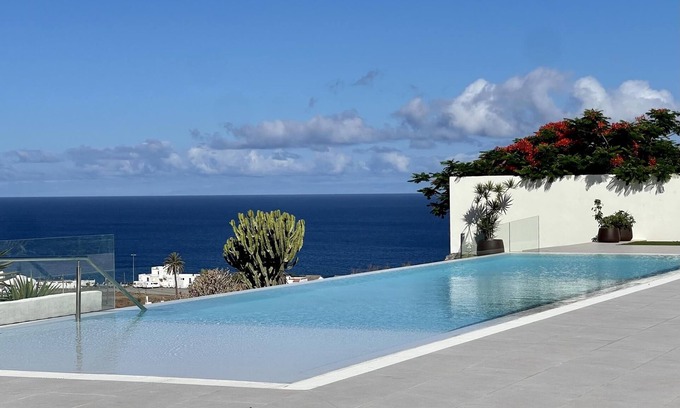 Agaete Apartment | Vivelorural Agaete 2E: infinity pool & great views