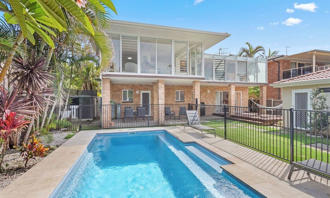 Forster House | Vivid Retreat – Where the Sea Sings You to Sleep