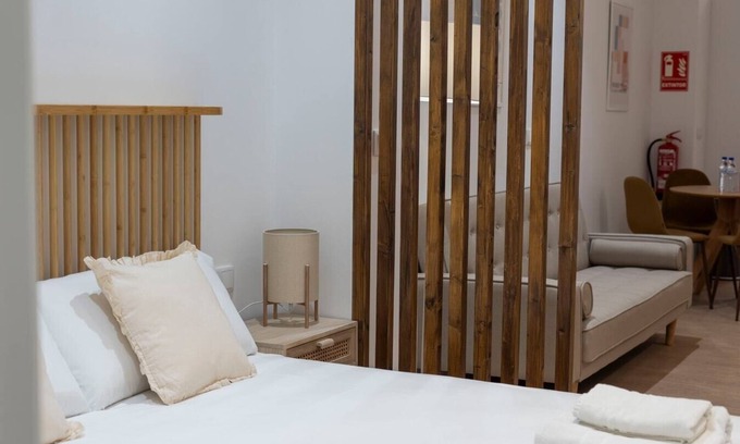 Montolivet Apartment | VLC HOST - San Jacinto E