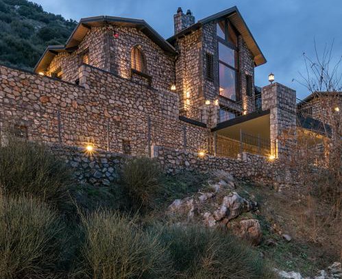 Eptalofos Villa | Volhon Mansions of Parnassos