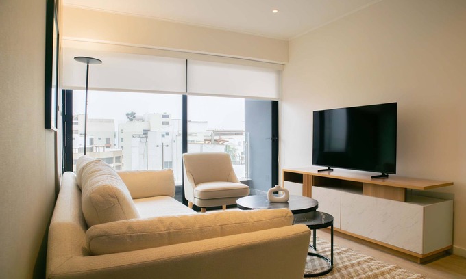 Reducto Apartment | w Elegant 2BR Apartment in Miraflores Steps From Larcomar