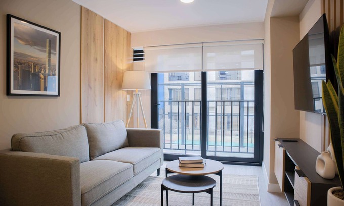 Leuro Apartment | w* | Impressive 1BR w/Balcony in Miraflores