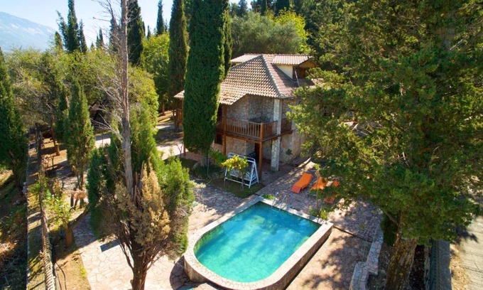 Mazarakata Villa | w Kefalonian Kastro Pool Villa