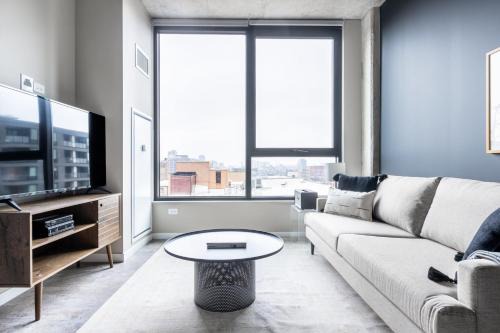 West Loop Apartment | W Loop 1BR w Pool Gym nr Fulton Mkt L CHI-291
