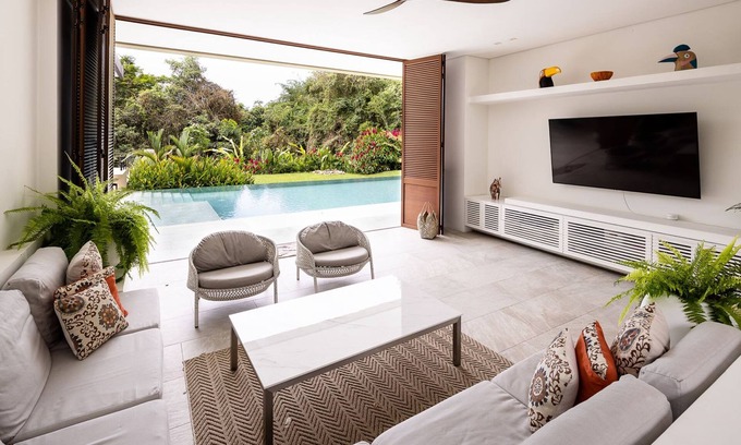 Anapoima Apartment | w Mind-blowing 4BR Villa w Pool at Mesa de Yeguas