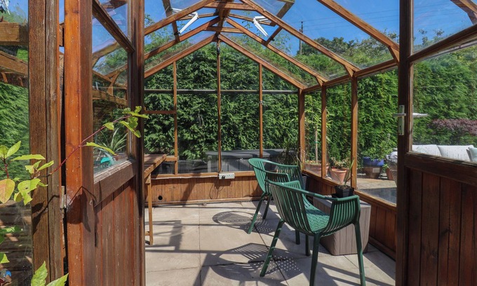 Bridlington Cottage | WAGGONER'S COTTAGE, family friendly, with a garden in Bridlington
