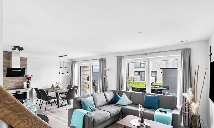 Busum House | Waidla-Huus - close to the North Sea and the beach, sauna, terrace, balcony, modern
