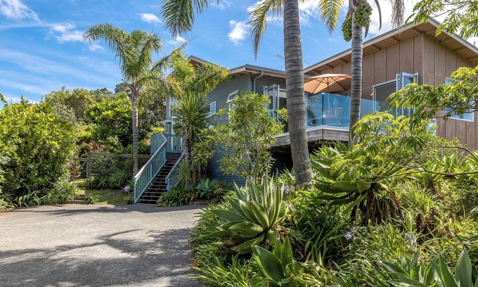 Ostend House | Waiheke Oasis Summary