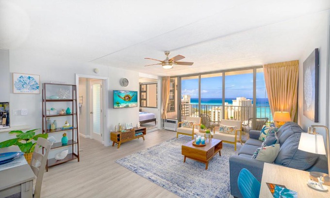 Waikiki Apartment | Waikiki Upscale 1 BR - Ocean Views - Parking