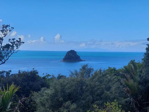 Waiwera House | Waiwera Clifftop - Eagle's Rest