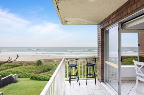 Mermaid Beach Apartment | Wake to Waves in Spacious 3-Bed Beachfront Unit
