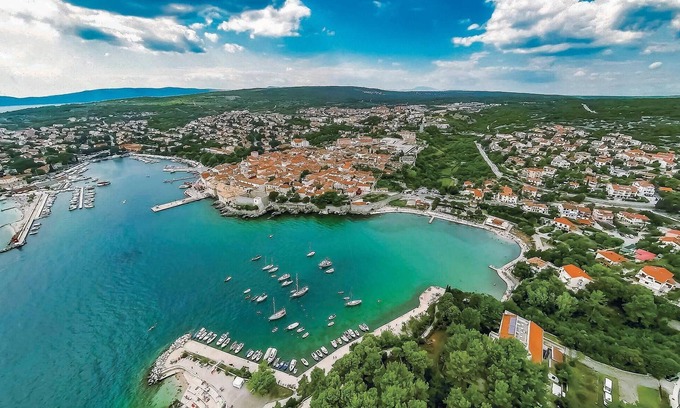 Porat House | Wake up in the morning to magnificent sea views in this luxury vacation home.