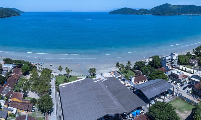 Praia da Enseada Cabin | Wake up to the sound of waves at Enseada Beach