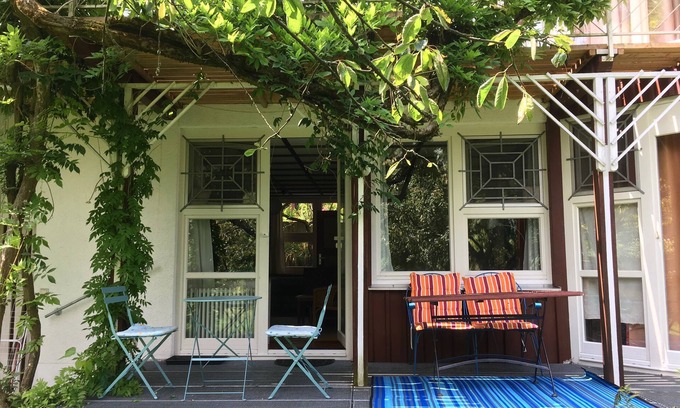 Staad Apartment | Wake up to the sound of waves and fall asleep to the sound of waves! 5 min to the lake