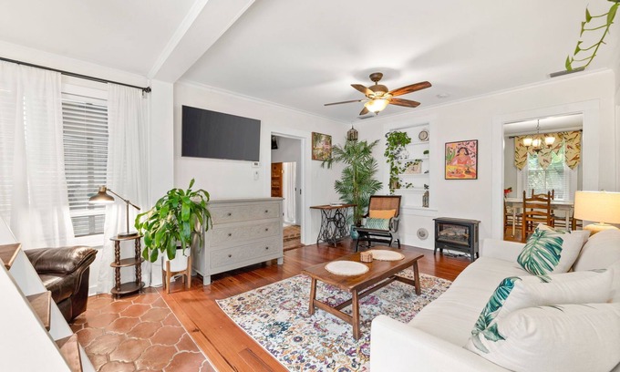 St. Augustine Cottage | Walk Everywhere! Upgraded Cottage circa 1883, Vilano Beach Just Minutes Away