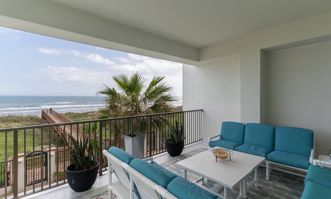 South Padre Island House | Walk Off the Patio and Onto the Beach!