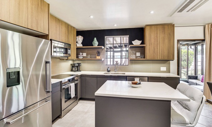 Indialantic Cottage | Walk to Beach & Eats: Modern Indialantic Apt