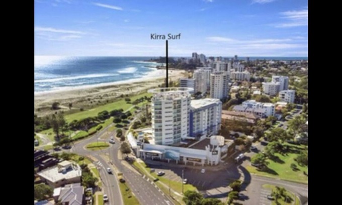 Coolangatta Resort | Walk to Beach/Restaurants. Private Ground level Courtyard. 5 Minutes to Airport