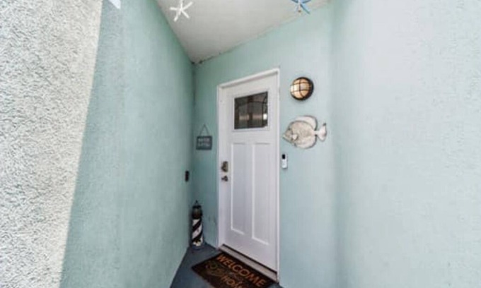 Vilano Beach House | Walk to Beach, sunset, close to downtown, pets ok.