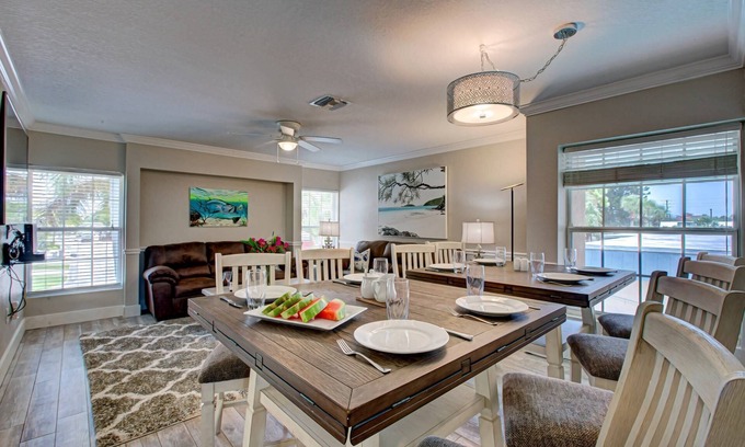 Siesta Key Village Condo | Walk to Beach + Village, Beach Gear Included