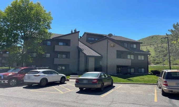 Avon Condo | Walk to Beaver Creek Shuttle