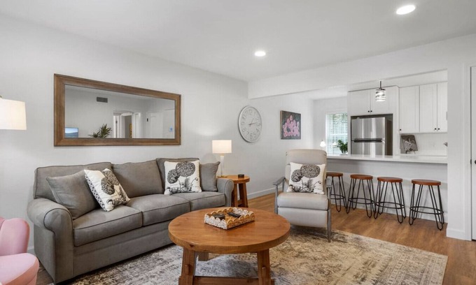 Biloxi Apartment | Walk to Downtown & Beach. Pool. Golf Cart Friendly