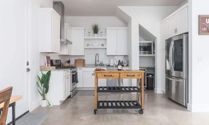 Bouldin House | Walk to DT | The Outpost by Portoro
