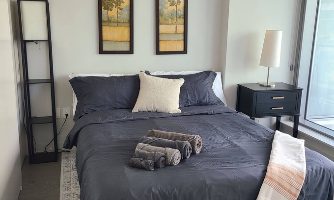 Byward Market - Parliament Hill Condo | Walk to marketplace from quiet secure condo backing onto Sparks St.