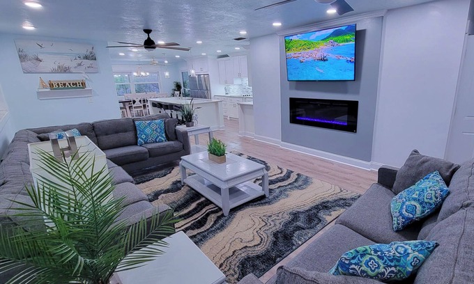 Siesta Key House | Walk to Siesta Key Beach!