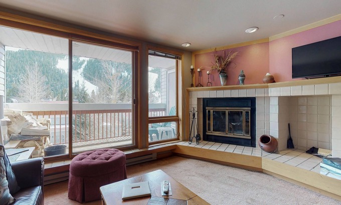 Mountain House Condo | Walk-to-slopes condo with fireplace - near shopping