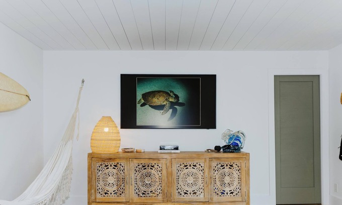 Oceanside Terrace Condo | Walk to the Beach! Boho-Inspired 2BR Jupiter Loft w Private Outdoor Space
