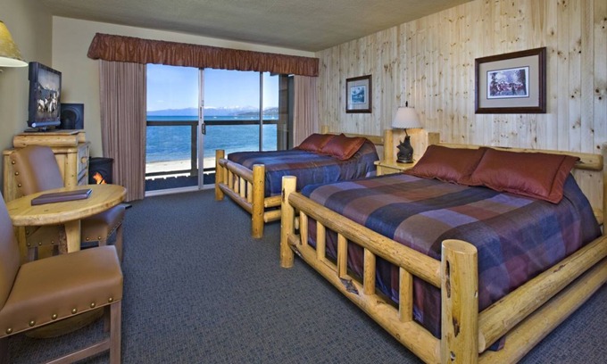 South Lake Tahoe House | Walk to the Shops! Beach Access + Free Parking