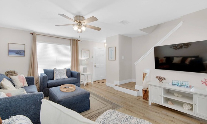 Miramar Beach Condo | ⭐Walk2Beach-Updated-2 Balconies-Community Pool-2BR Sandprints A4⭐