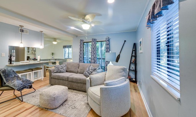 Calabash Apartment | Walkable Calabash Condo with Pool Access!