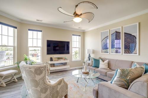 Cambridge Apartment | Walkable Condo with Drawbridge Views in Cambridge