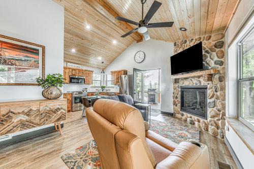 Ruidoso House | Walkable Location and Scenic Views Ruidoso Cabin!