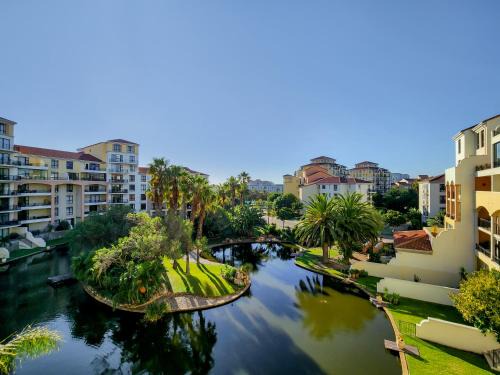 Century City Apartment | Walkable, pools, park and great for families