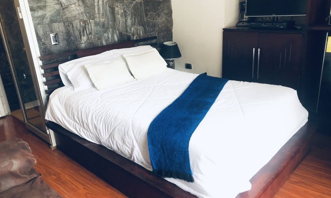 Cuenca Apartment | Walkable to Downtown, Stadium, Hosp St Ines - Queen Bed Ground Floor +Terrace 2F