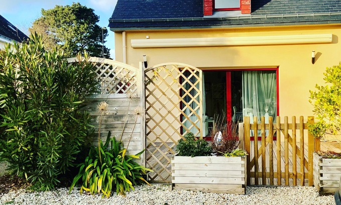 Saint-Gildas-de-Rhuys House | Walking distance to beach, bicycles available 3* family home: sleeps 9