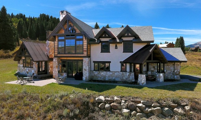 Mount Crested Butte House | Walking Deer/Ski-in Ski-out Luxury Home at the Base of Prospect Lift! Sleeps 14!