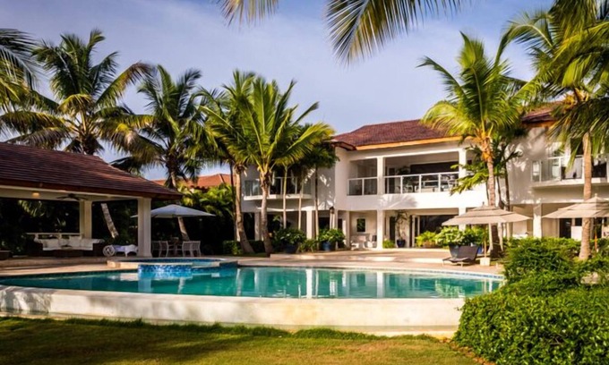 Casa de Campo Villa | WALKING DISTANCE TO THE BEACH