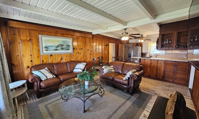 Matagorda House | Walking distance to food, ice, bars, 3-bedroom 2 ba house in Matagorda sleeps 8